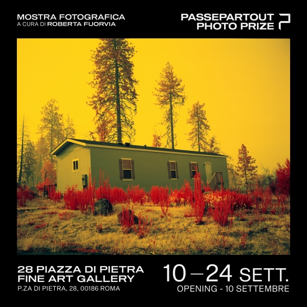 La seconda mostra annuale del Passepartout Photo Prize, concorso fotografico internazionale organizzato da Il Varco, inaugura sabato 10 settembre, a cura di Roberta Fuorvia, alla 28 Piazza di Pietra Fine Art Gallery