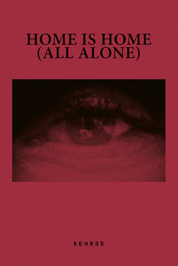 Home is Home (All Alone). Il libro di Guido Gazzilli edito da Kehrer Verlag un diario di immagini e una ricerca a lungo termine, in cui esploro relazioni, momenti privati, solitudine, abusi, amore, vita notturna, musica e vite di artisti